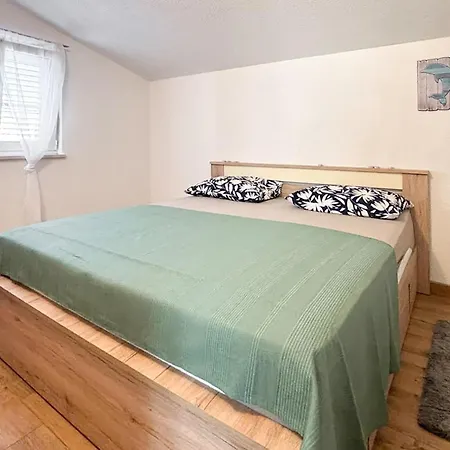 1 Bedroom Amazing In Tribunj