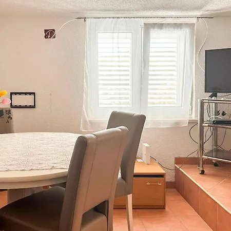 1 Bedroom Amazing In Tribunj Сasa de vacaciones *