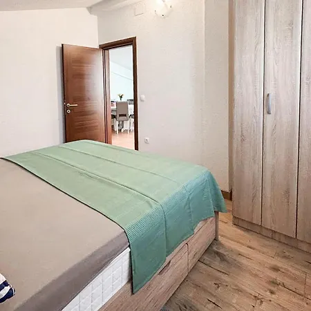1 Bedroom Amazing In Tribunj